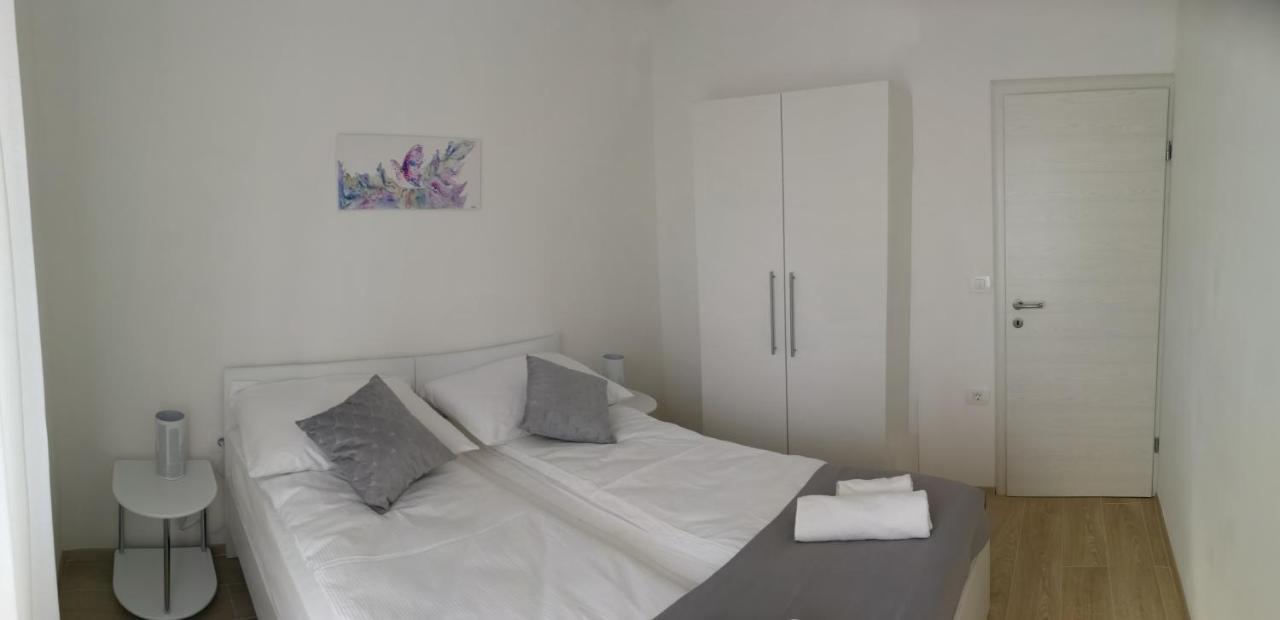 Apartments B&M Sežana Buitenkant foto